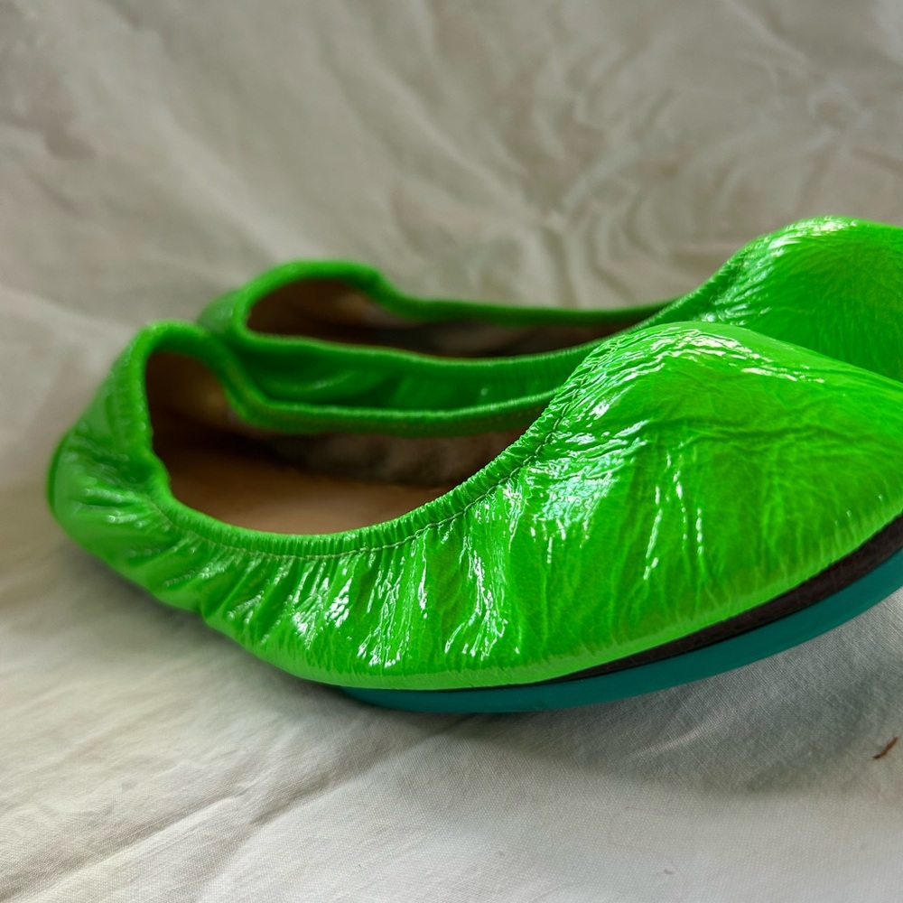 Tieks by Gavrieli- Neon Green - size 9 - Picture 4 of 5